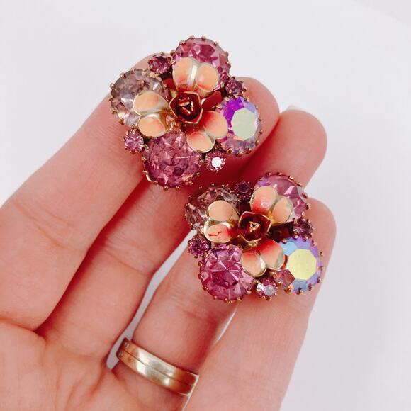 Signed Karu Arke Mid Century 50s Pink Rhinestone Enamel Flower Clip On Earrings - Picture 3 of 12